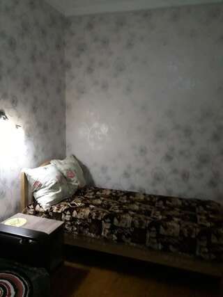 Проживание в семье Тихий дом на горе Батуми Небольшой одноместный номер-1